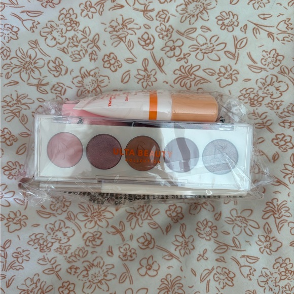 Makeup set - Picture 2 of 4